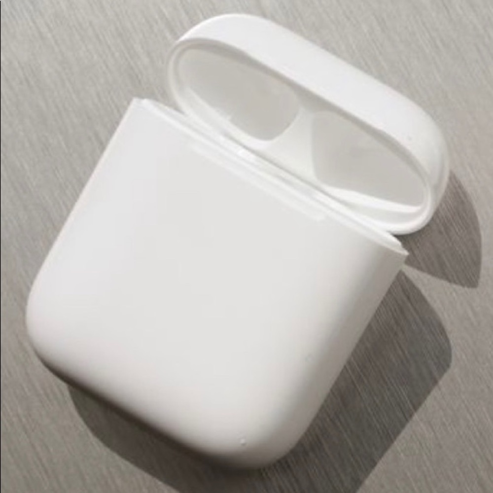 Airpod 2nd Gen Charging Case